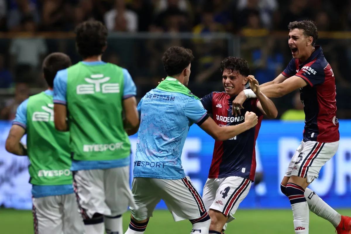 Daniel Maldini célèbre son but lors de la victoire de Cagliari contre Lecce en Serie A