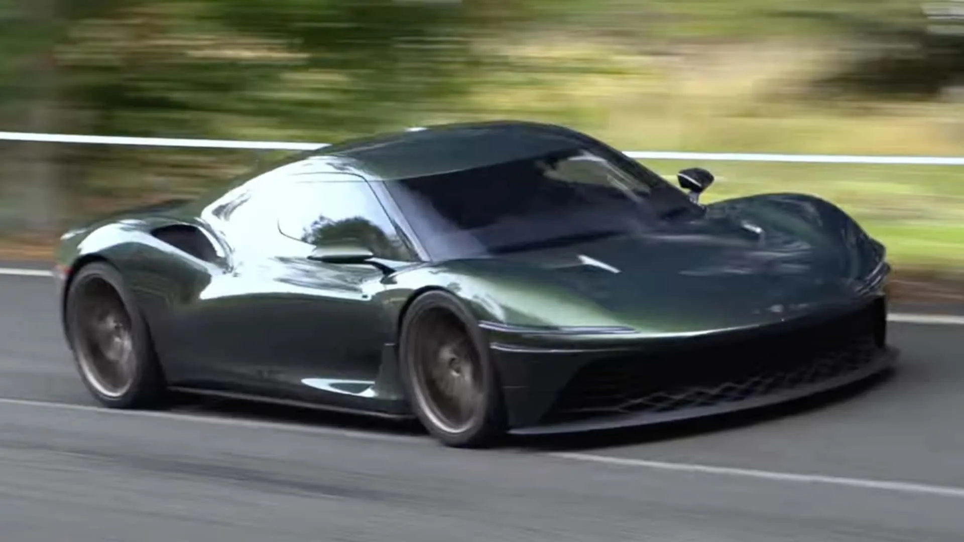 Le Son Envoûtant du Genesis Magma GT Concept V8 en Montée