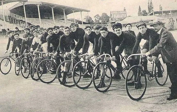Les vélodromes du début du XXe siècle marqués par les tragédies du cyclisme