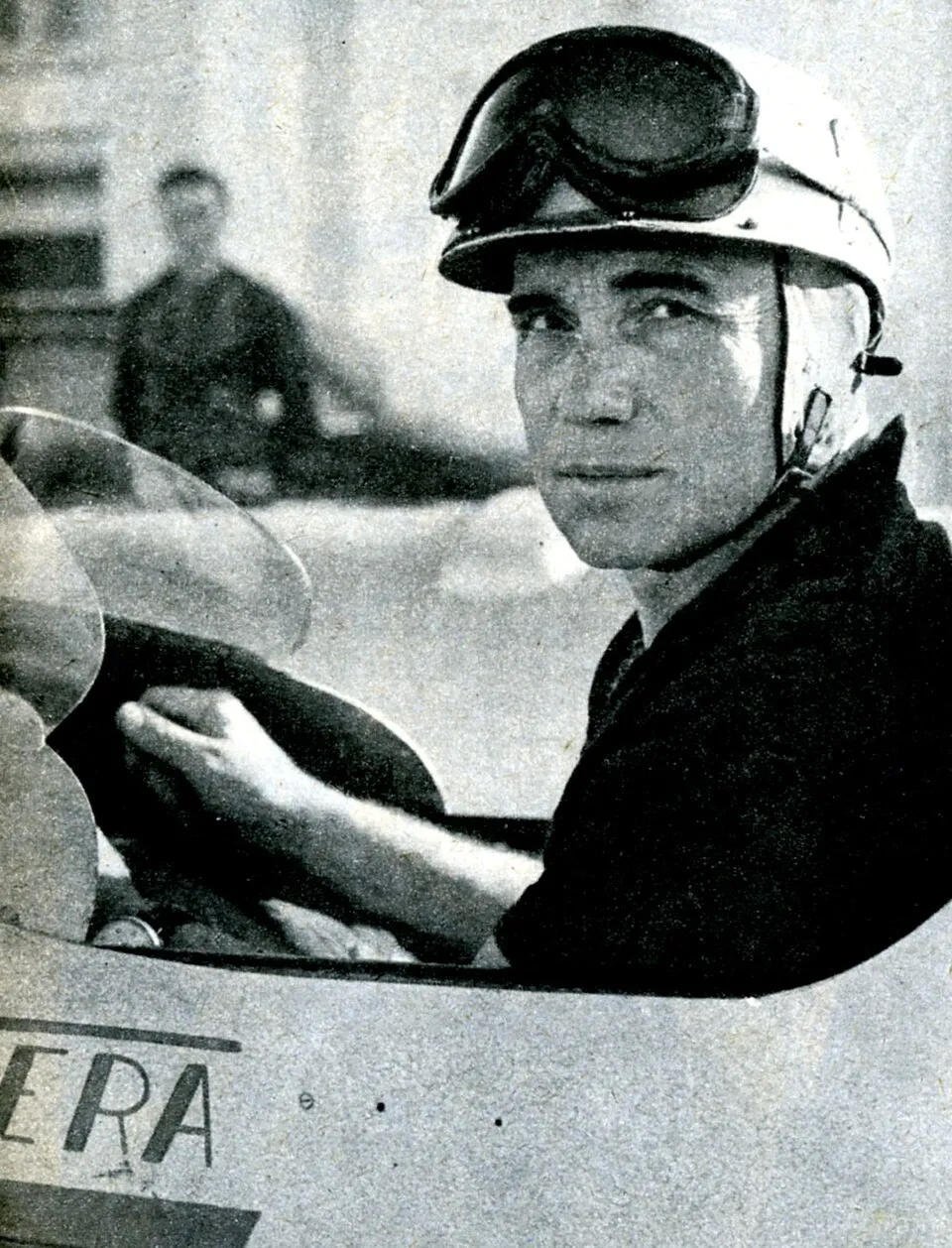 Piero Taruffi au volant lors de la saison 1957 du sport automobile