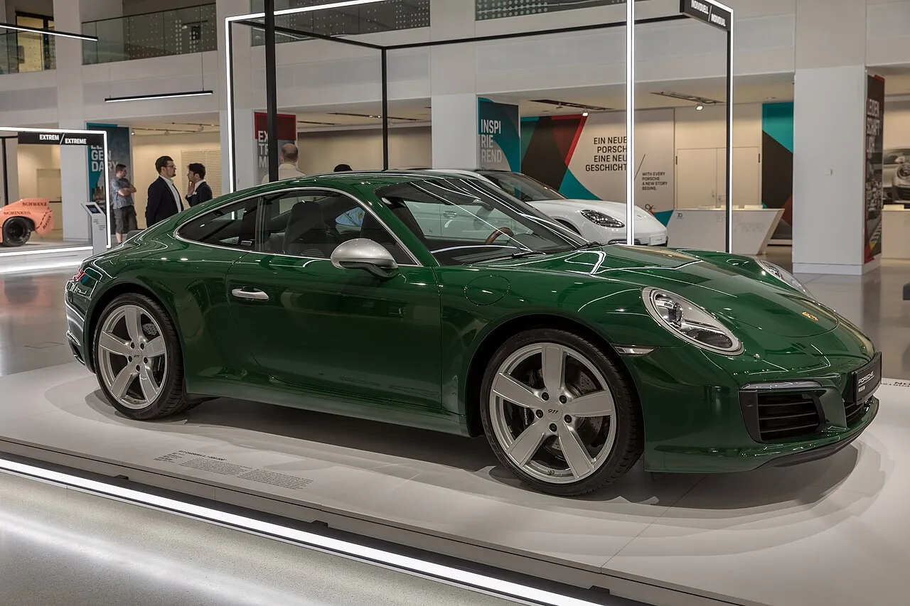 La Porsche 911 incarne l excellence et la passion sportive depuis son lancement en 1964 à Stuttgart