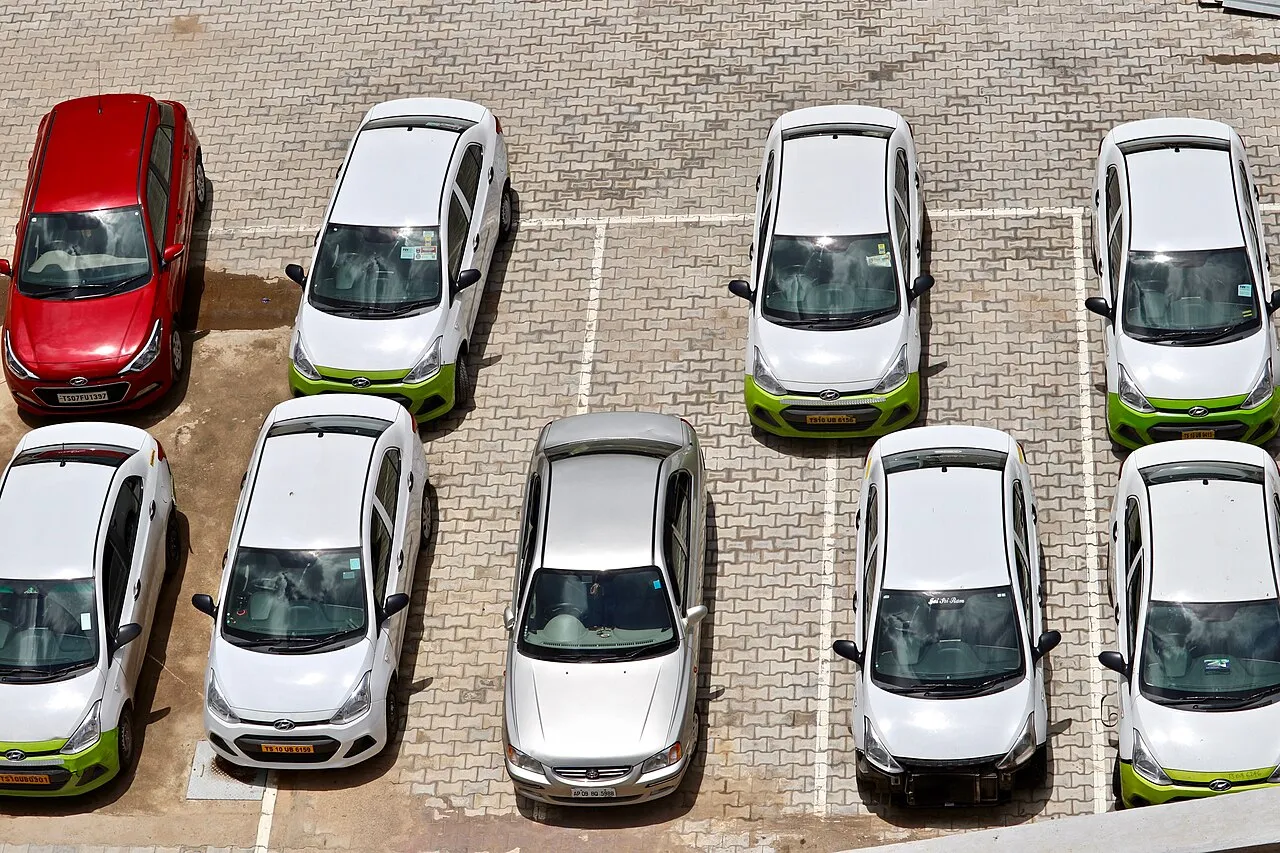 Les defis du stationnement urbain face aux contraintes d'espace et a la taille des vehicules