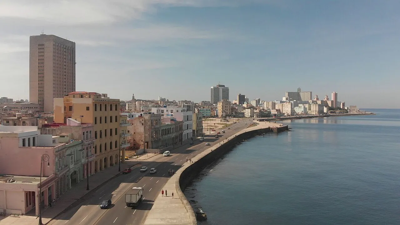 Vue panoramique de La Havane et de son port stratégique à Cuba