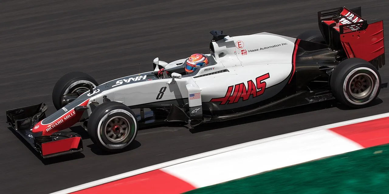 La Haas VF-16 pilotée par Romain Grosjean lors de sa première saison en Formule 1 en 2016