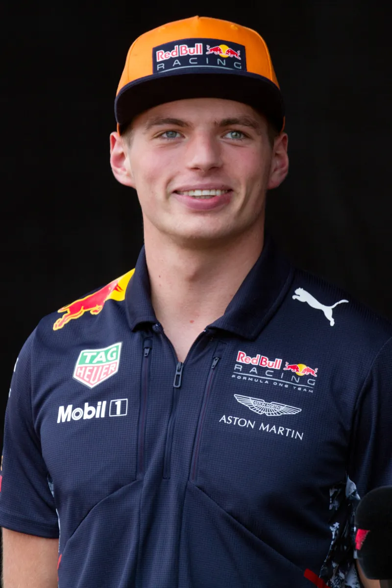Max Verstappen célèbre son premier titre de champion du monde de Formule 1 à l'issue de la saison 2021